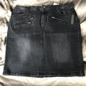 A black jean skirt never worn!